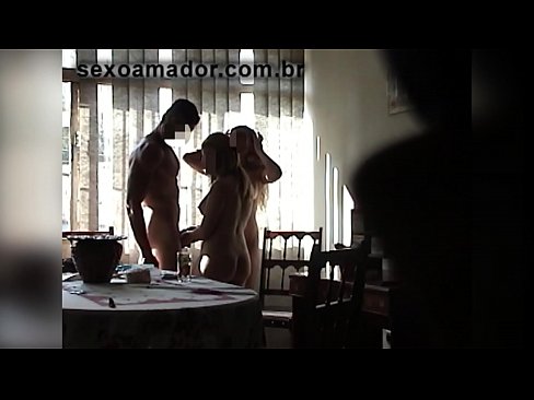 ❤️ Секс друзья приглашают гигантского мужика и втроем с ним ️ Порно видео на нашем сайте fuxporn-com.ru