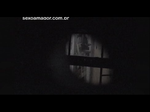 ❤️ Блондинку тайно снимает на видео соседский вуайерист, спрятанный за полыми кирпичами ️ Порно видео на нашем сайте fuxporn-com.ru